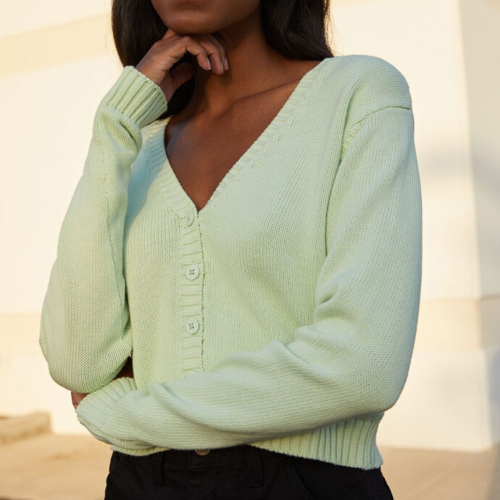 BRANDY BILLIE SWEATER IN LIGHT GREEN